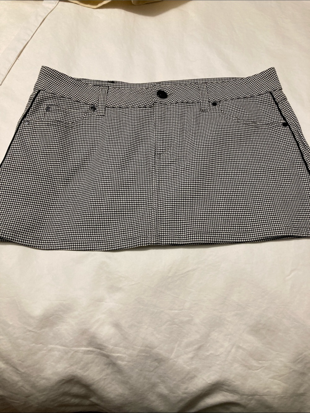 GUCCI 1990s black and white houndstooth miniskirt
